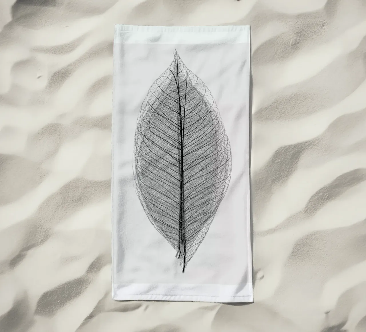 Skeleton of a Leaf telo mare da Flora & Fauna