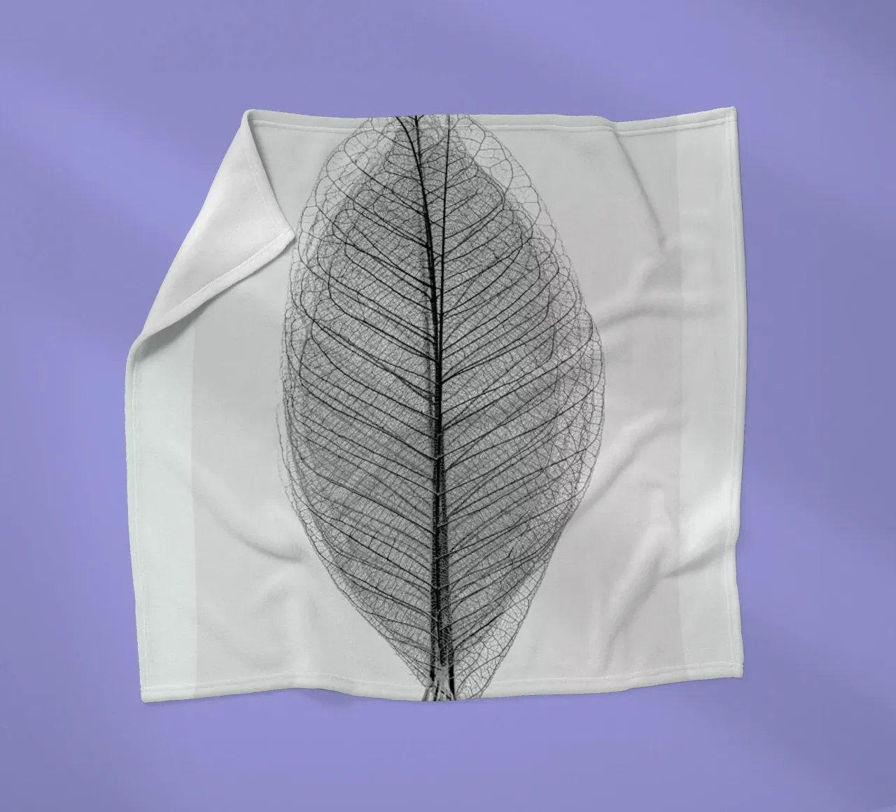 Skeleton of a Leaf coperta in pile da Flora & Fauna
