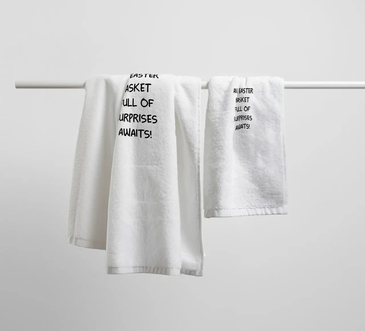Un cestino di Pasqua pieno di sorprese vi aspetta asciugamano da bagno da YV TYPOGRAPHY