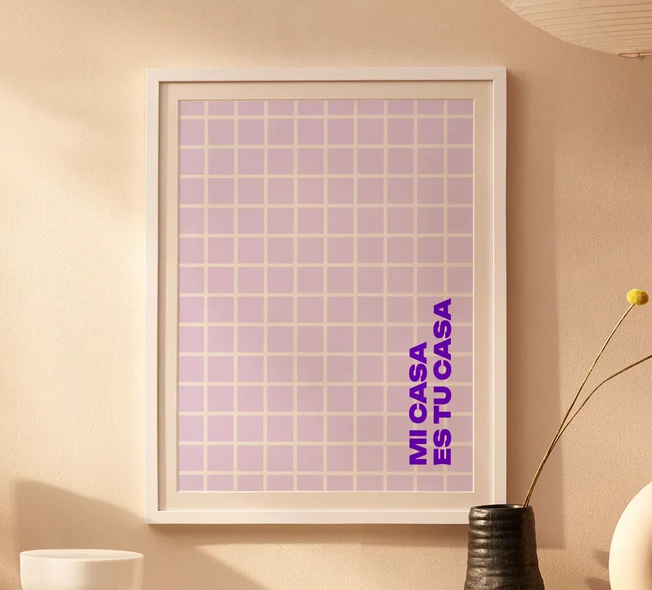 Mi casa es tu casa poster con telaio in legno da Bureau Purpur