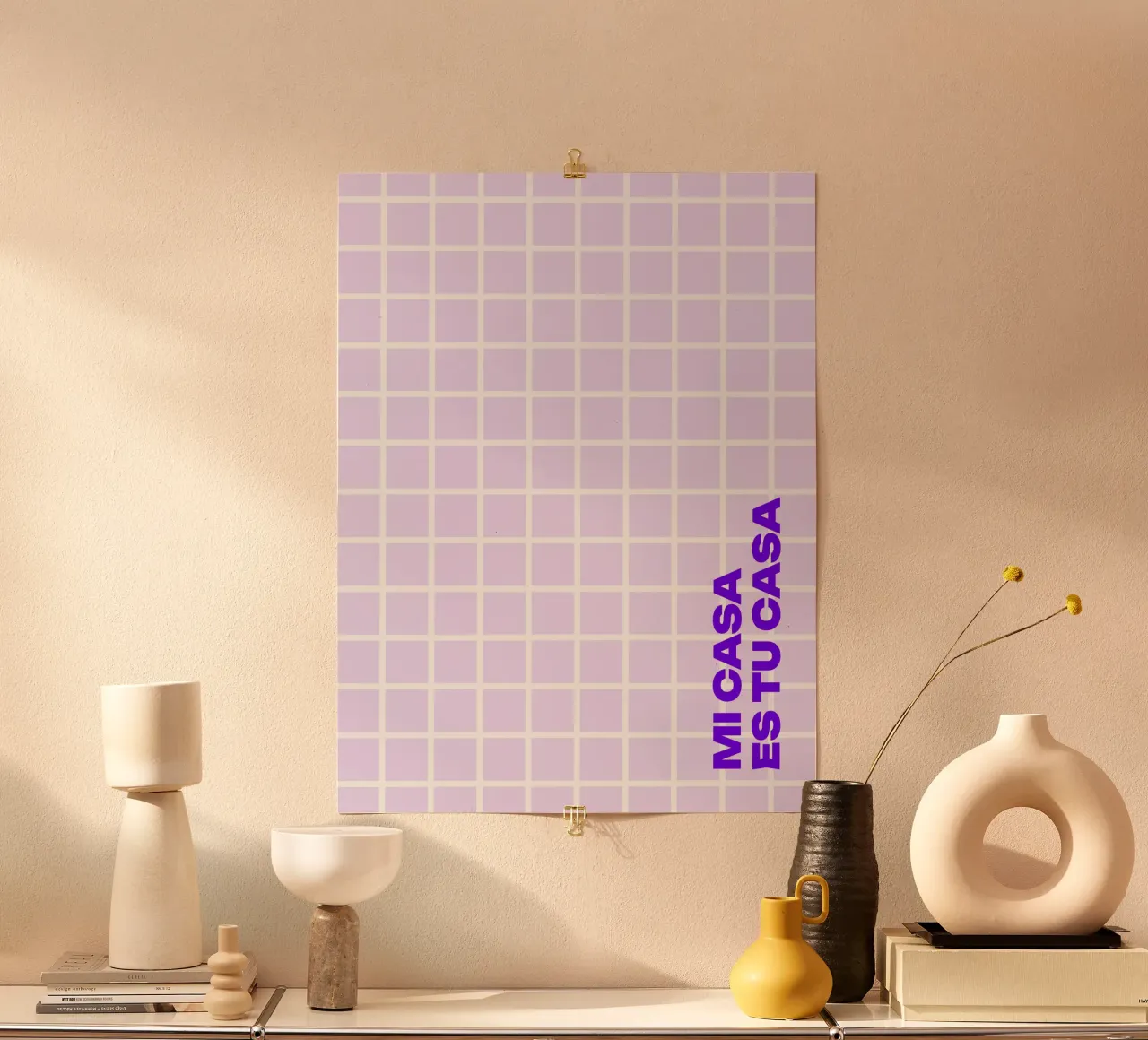 Mi casa es tu casa poster con telaio in legno da Bureau Purpur