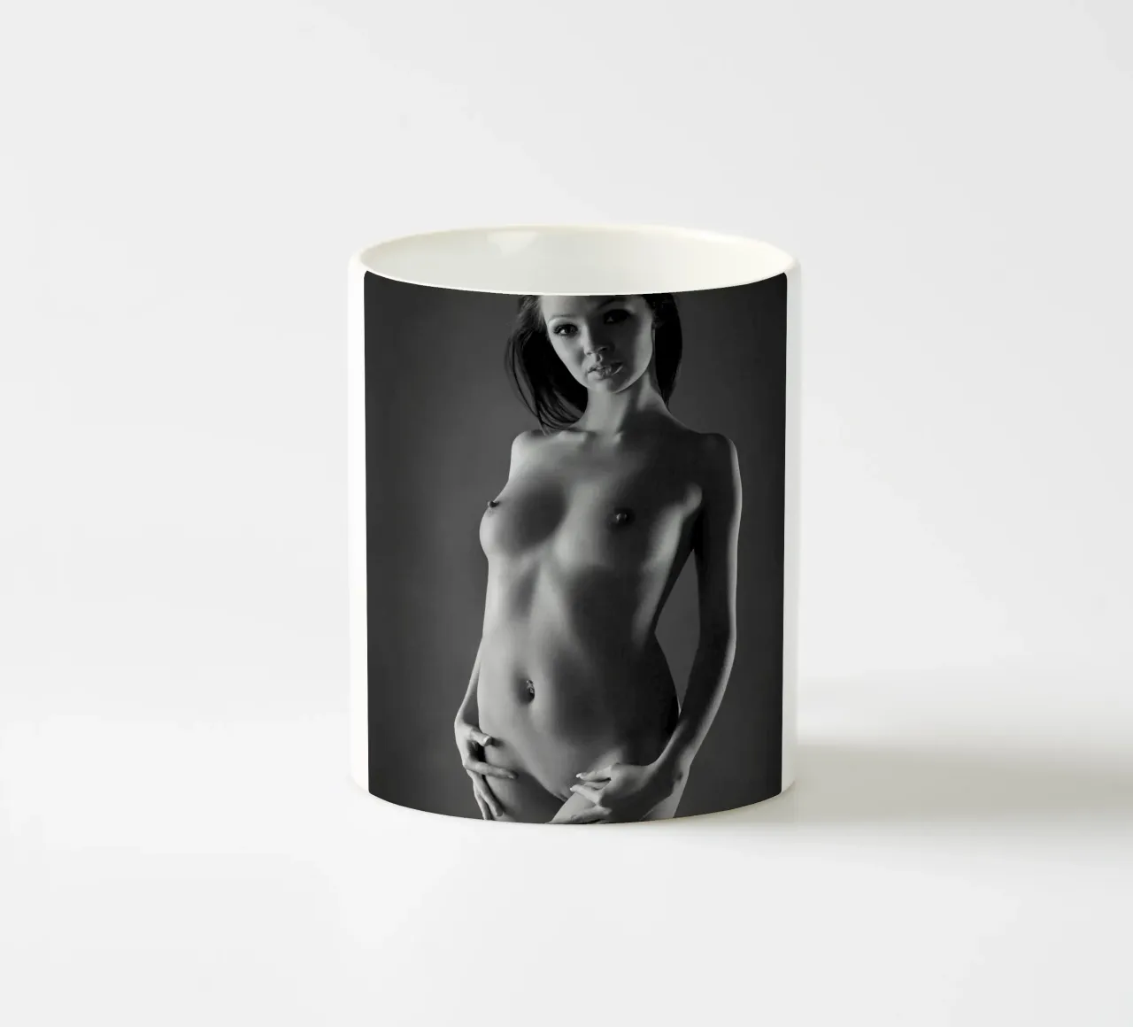 Milly Mono tazza in ceramica da Dave Hare Photography