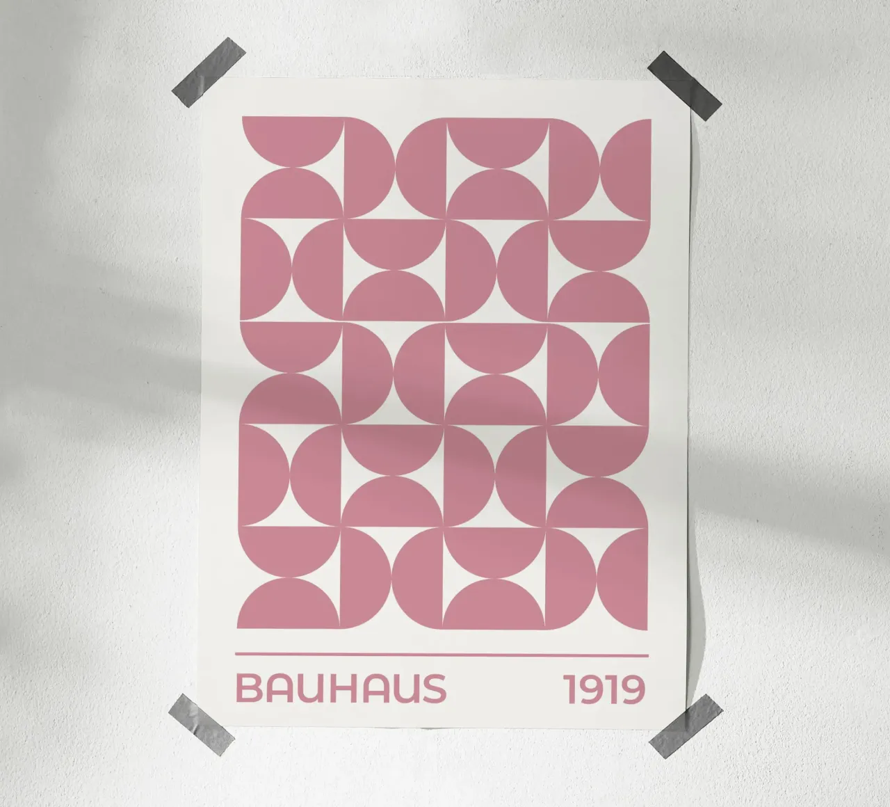 Modello Mostra Bauhaus 1919 (tonalità rosa) carta hahnemühle da Paigaam Studio