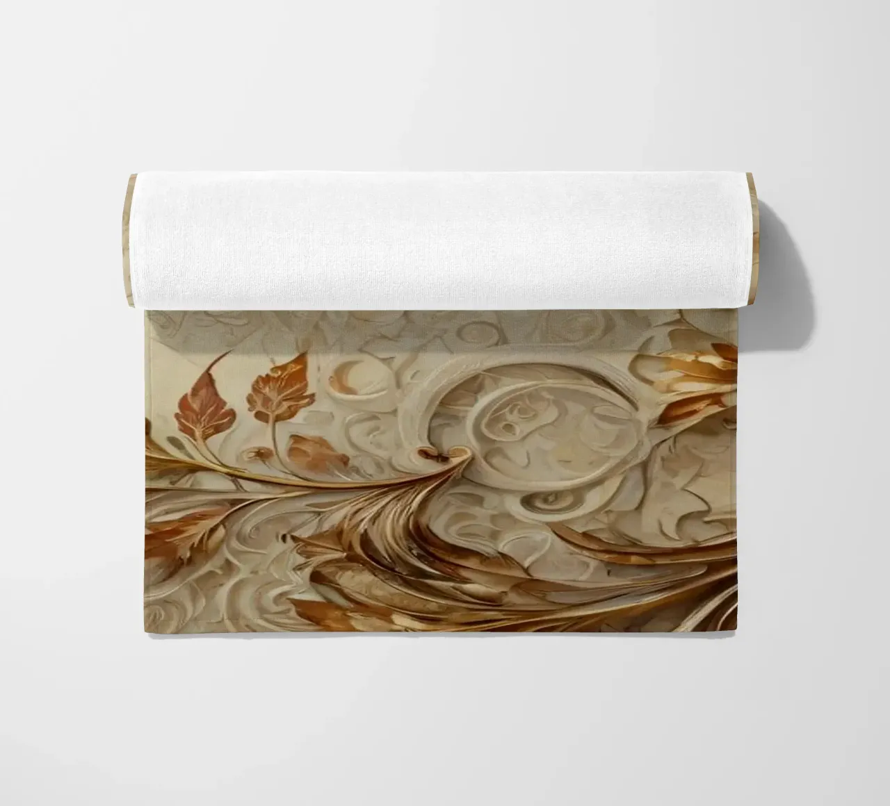 Intricato disegno di fogliame autunnale con motivi vorticosi telo mare da DesignDoodle