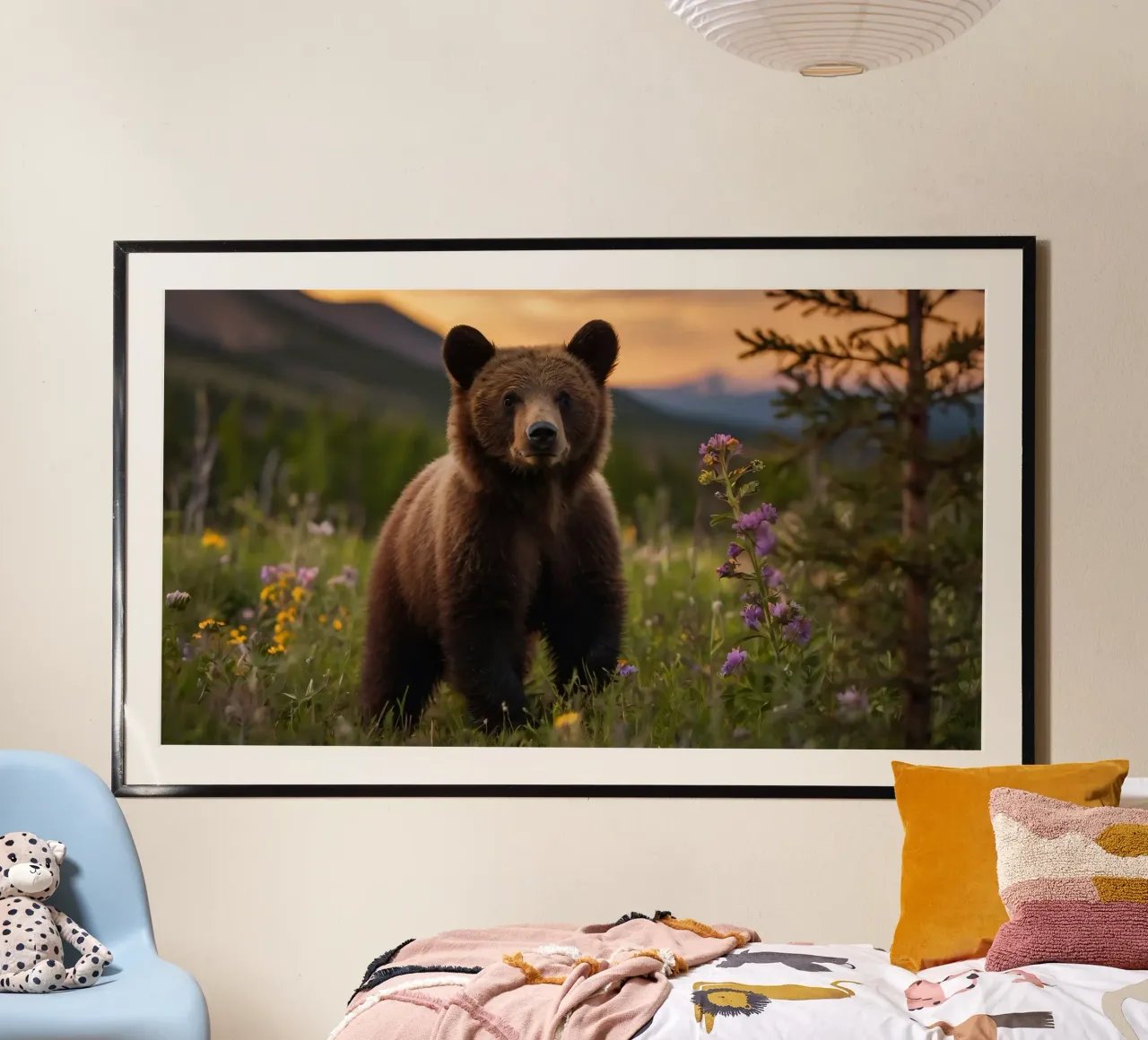 l'orso bruno esplora un prato ricco di fiori selvatici carta hahnemühle da DesignDoodle