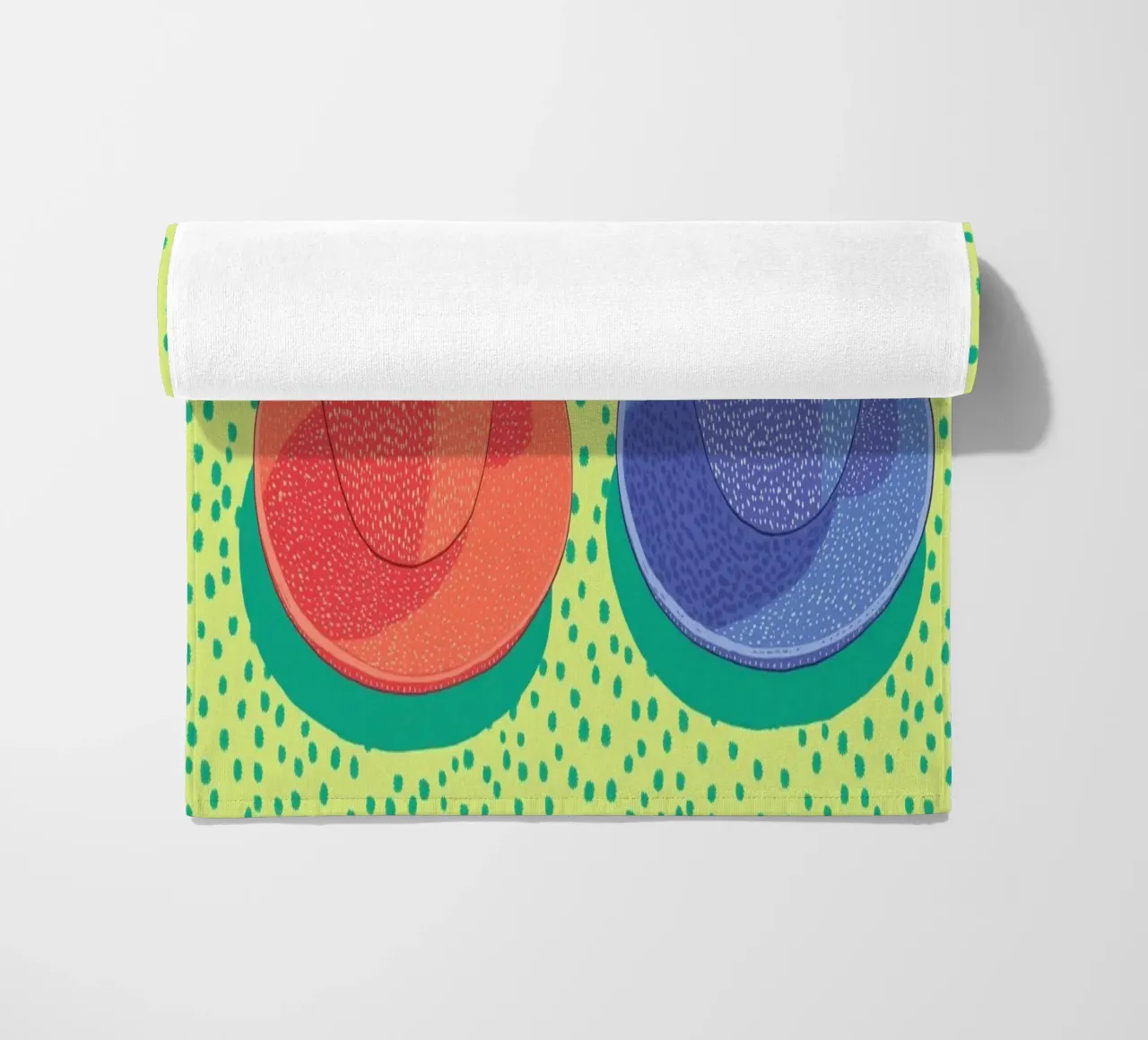 Caffè mattutino Pop Art: Tazze colorate e Moka Moment telo mare da Kaji