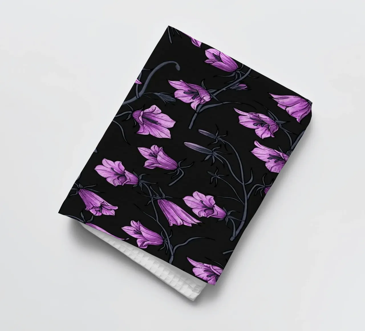 Mitternachtsglöckchen, Hasenglöckchen, Glockenblumen Geschirrtuch von Painted Nature
