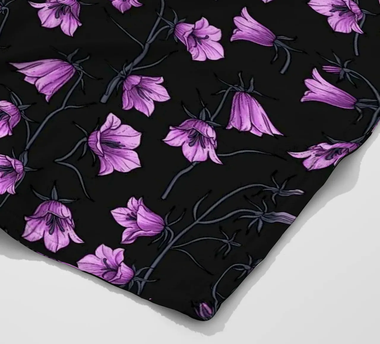 Mitternachtsglöckchen, Hasenglöckchen, Glockenblumen Fleecedecke von Painted Nature