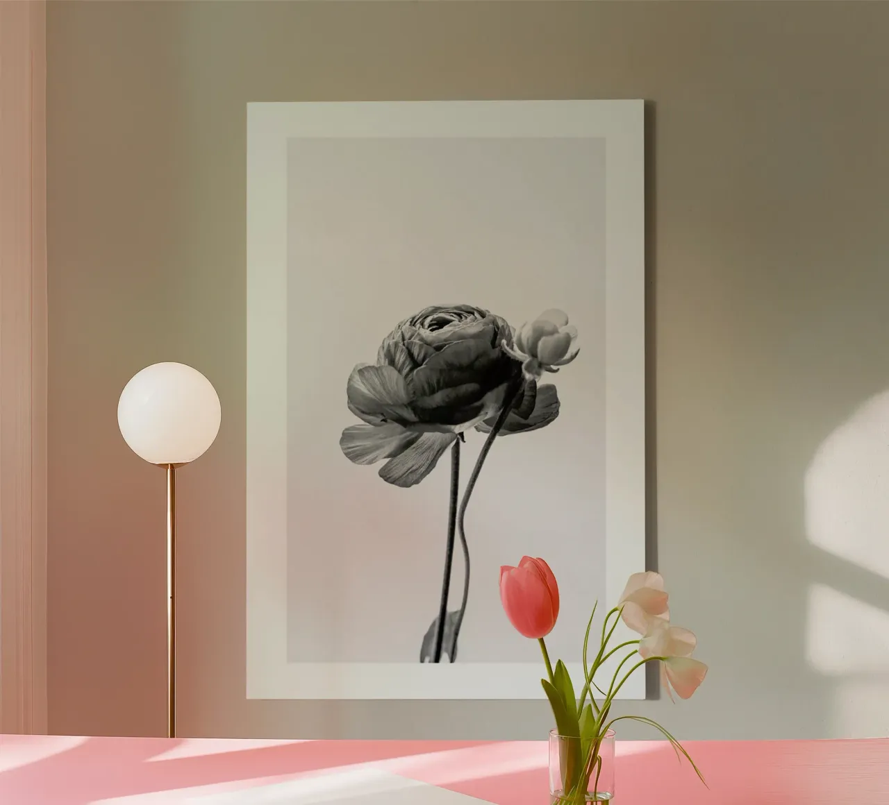 Flower in Grey tela con Cornice a cassetta da Flora & Fauna