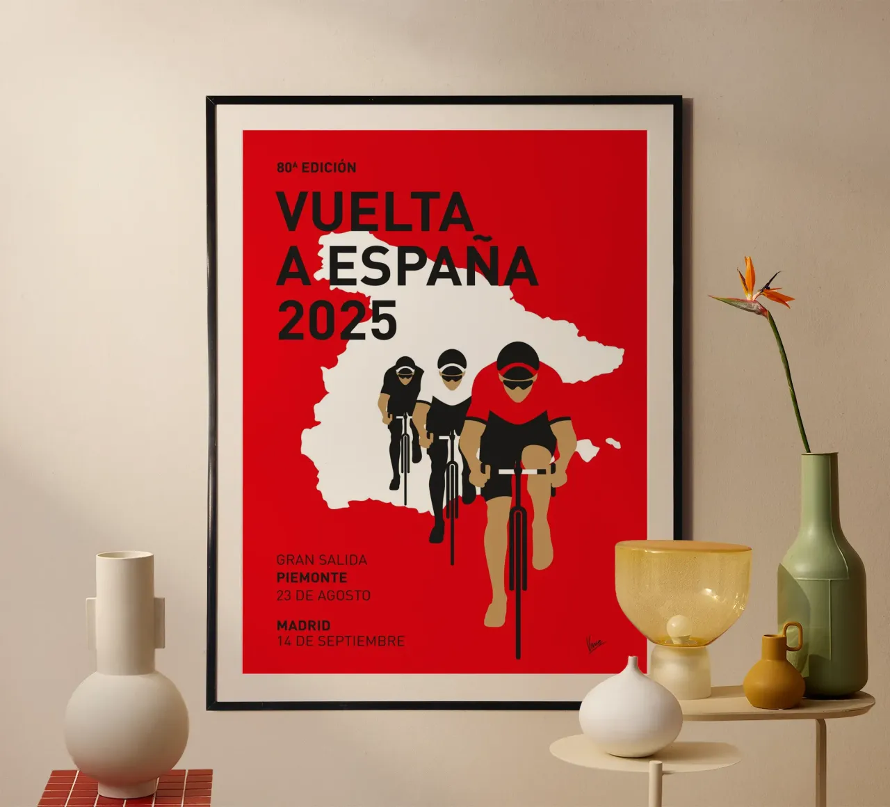 VUELTA A ESPANA POSTER 2025 poster con telaio in plastica da Cycling Art