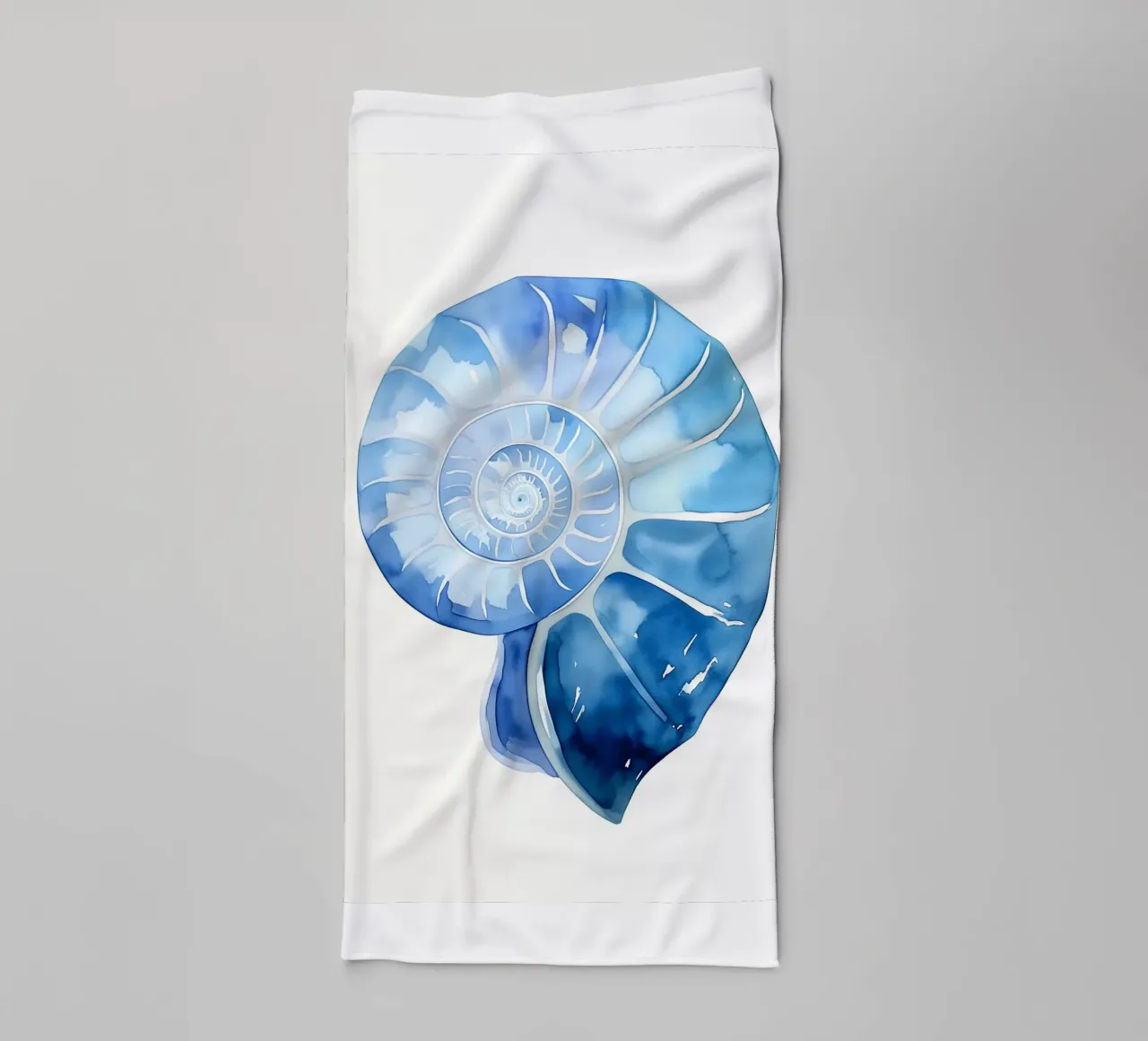 Zachte nautilusschelp badhanddoek van Carinaprint