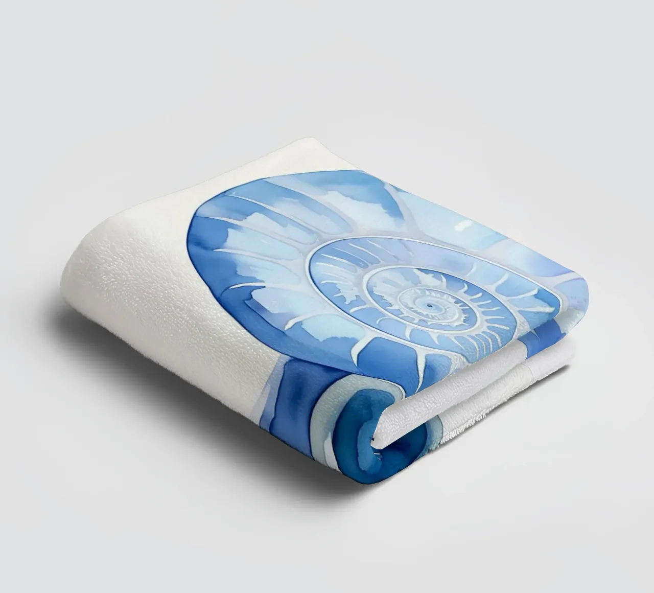 Zachte nautilusschelp badhanddoek van Carinaprint