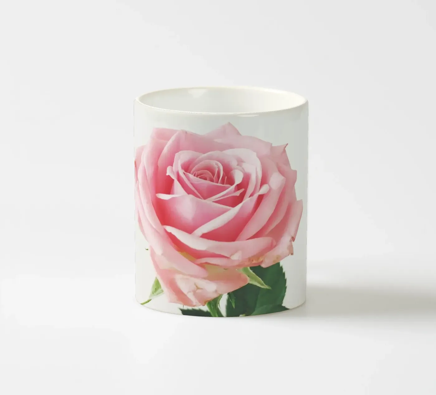 Spring Rose mug en céramique de Cassia Beck Photography