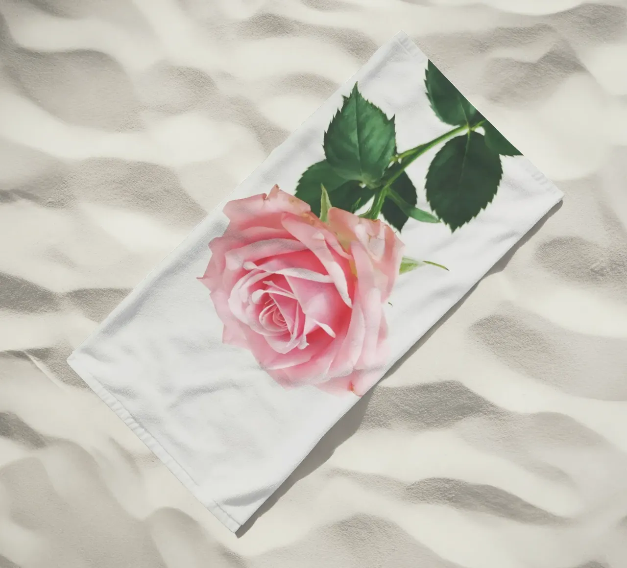 Lenteroos strandhanddoek van Cassia Beck Photography