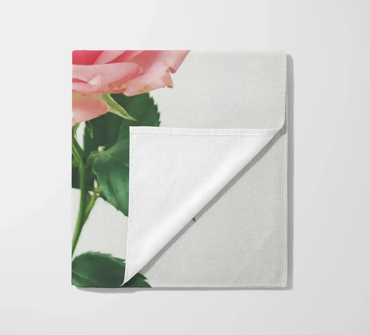 Lenteroos strandhanddoek van Cassia Beck Photography