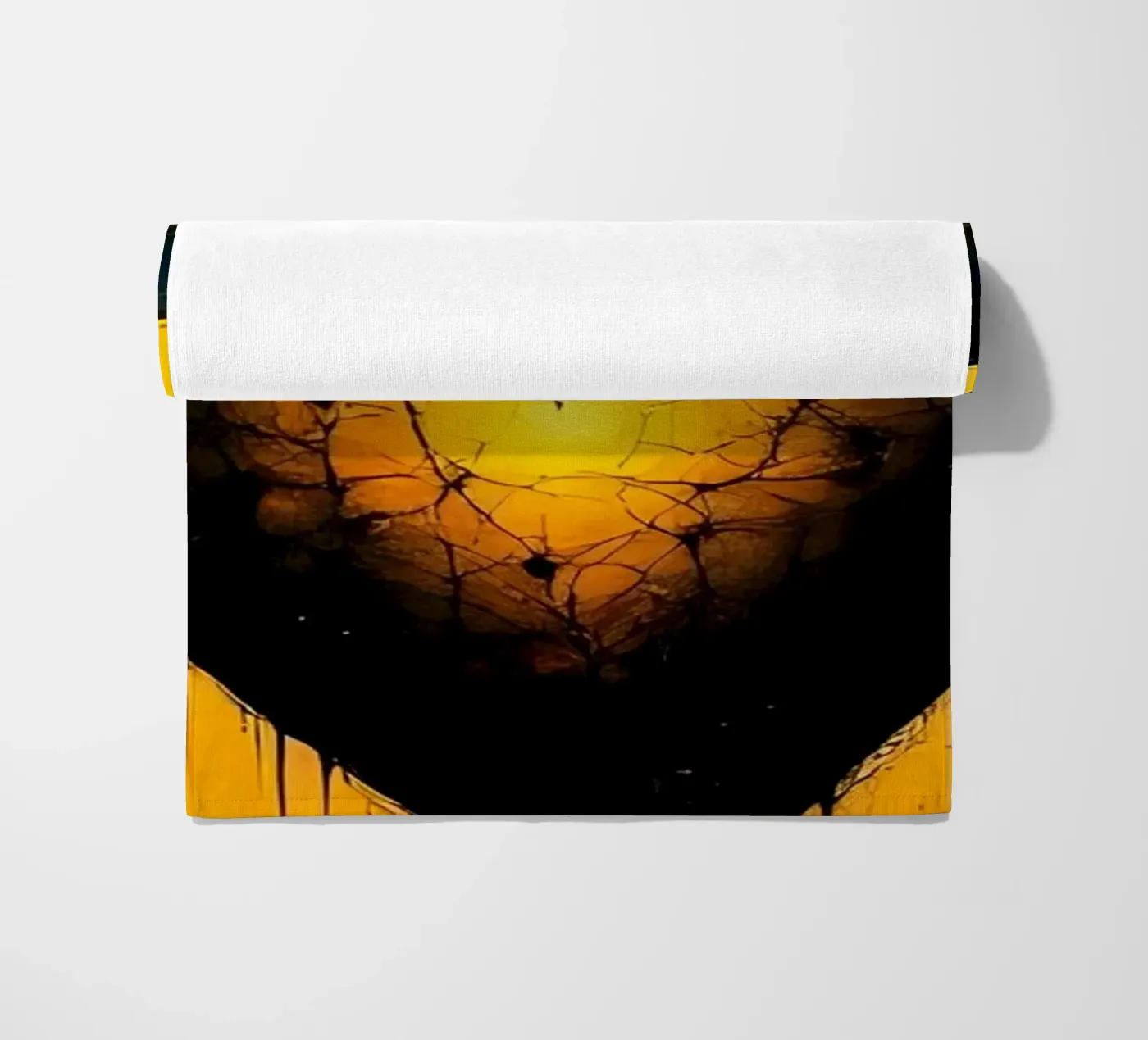 Heart_8 strandhanddoek van schwarz-gelb by LK