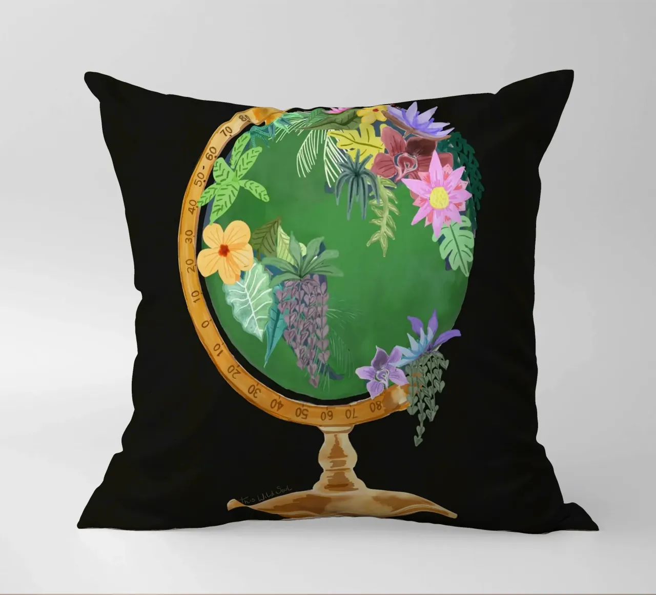 Fiori botanici Vintage Globo del mondo Un pianeta ambiente cuscino da This Wild Soul - Illustration