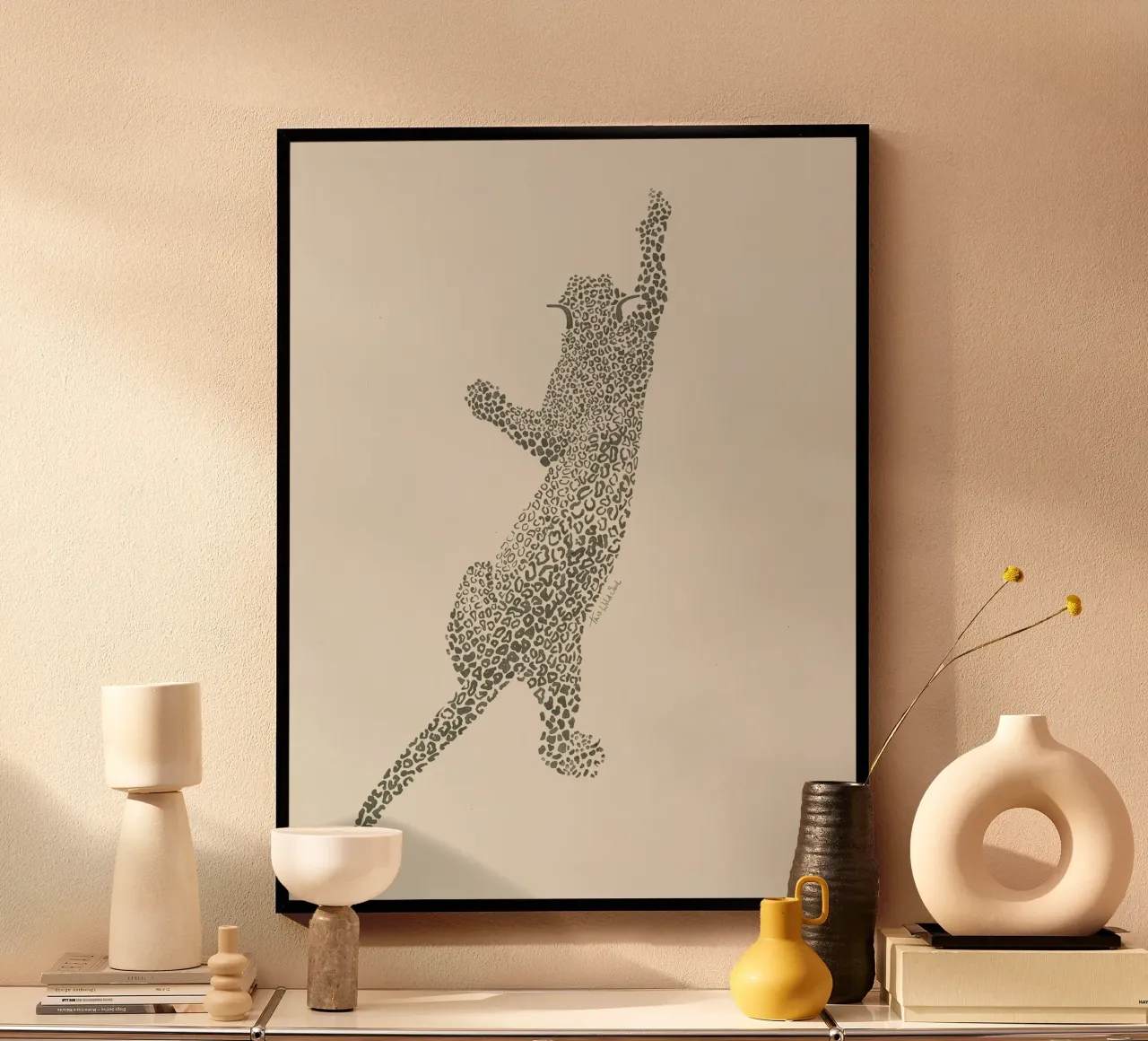 Vintage Léopard Jaguar Safari Gros Chat noir et lin blanc poster avec cadre en plastique de This Wild Soul - Illustration