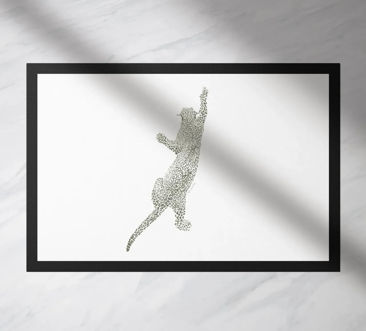 Vintage Leopard Jaguar Safari Big Cat macchie bianche e nere zerbino da This Wild Soul - Illustration
