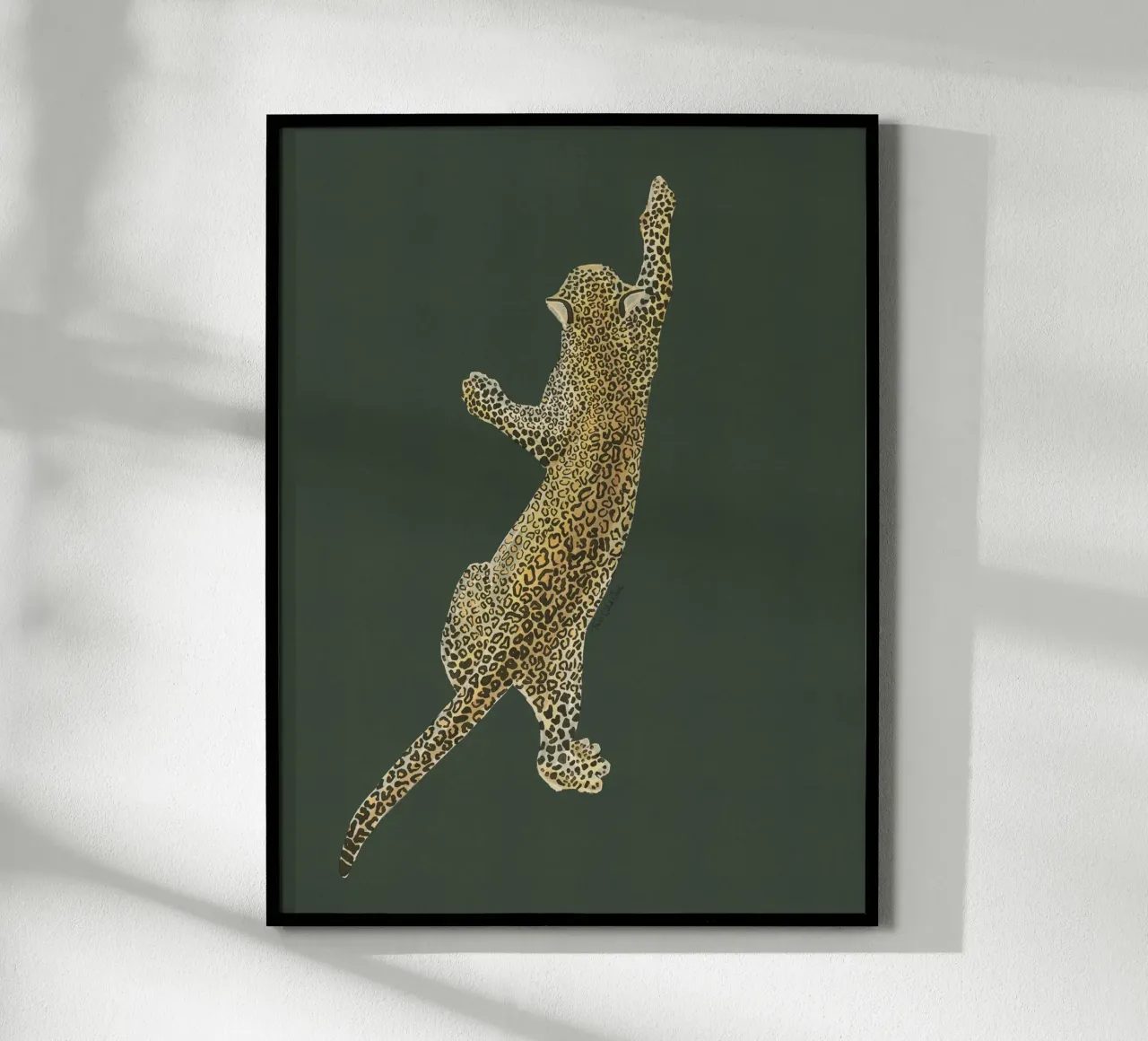 Vintage Leopard Jaguar Safari Big Cat nero su kaki poster con telaio in plastica da This Wild Soul - Illustration