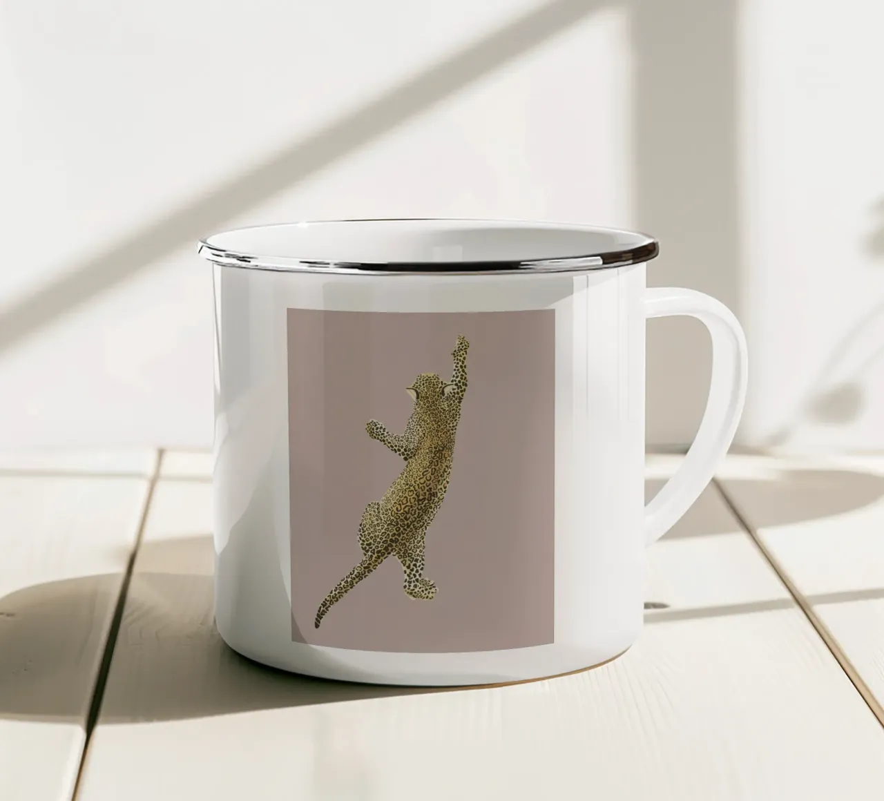 Vintage Leopard Jaguar Safari Big Cat rosa chiaro tazza in smalto da This Wild Soul - Illustration