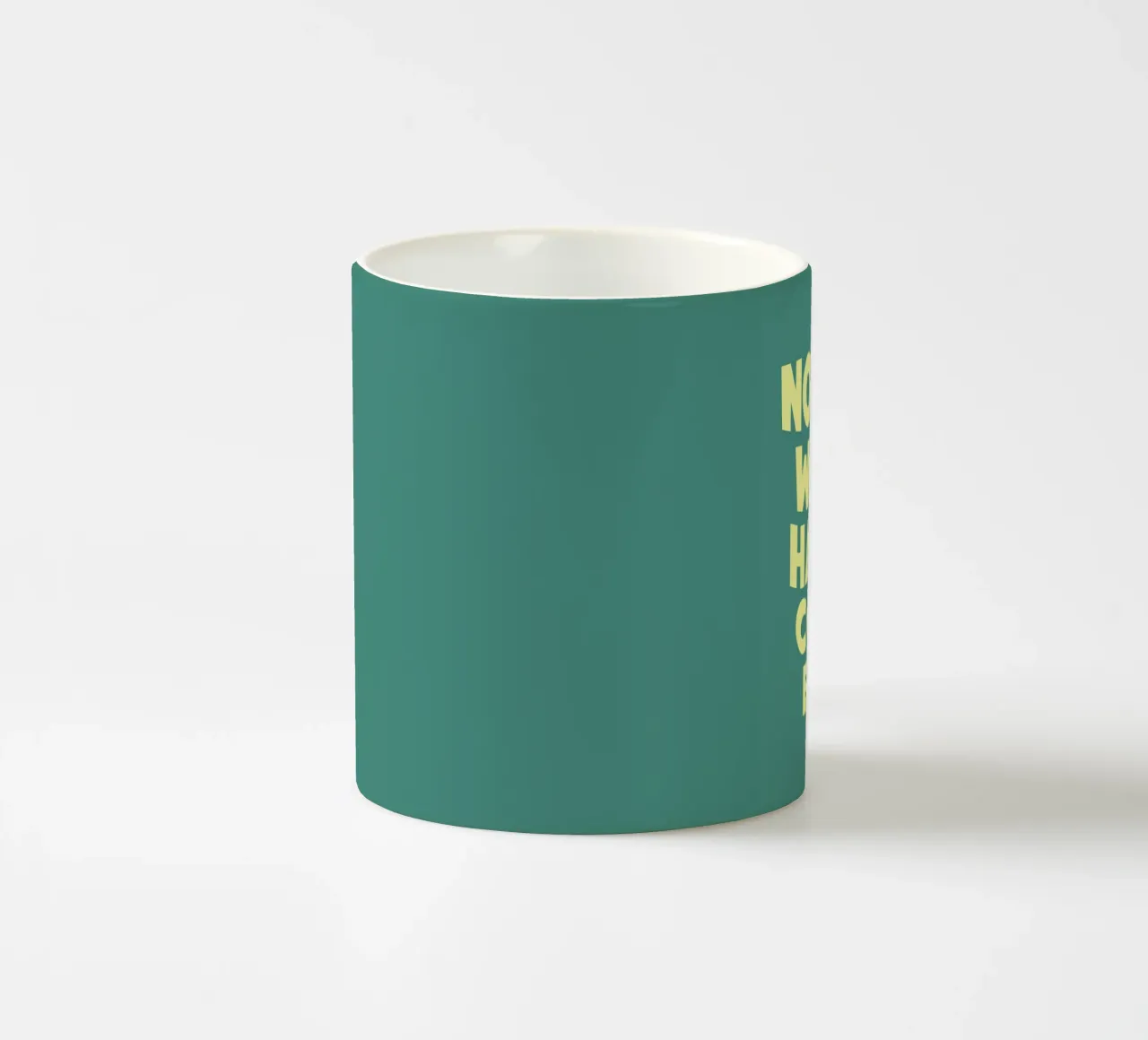 Nulla che valga la pena di avere è facile tazza in ceramica da Paigaam Studio