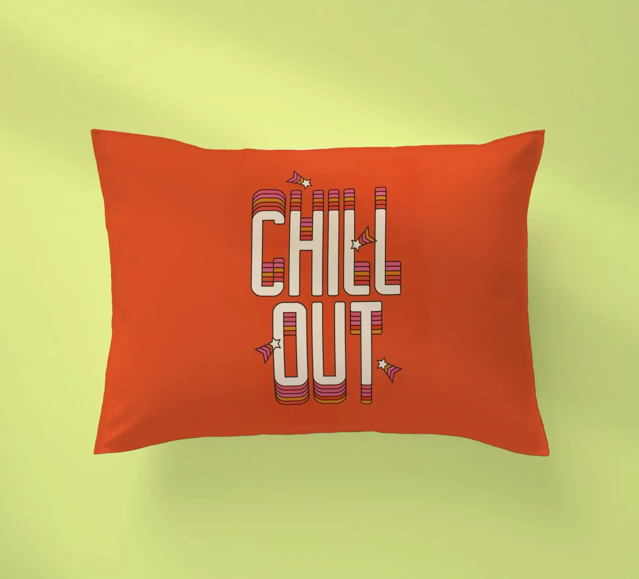 Retro "Chill Out" Typography Art – 70s Groovy Aesthetic cuscino da showmemars