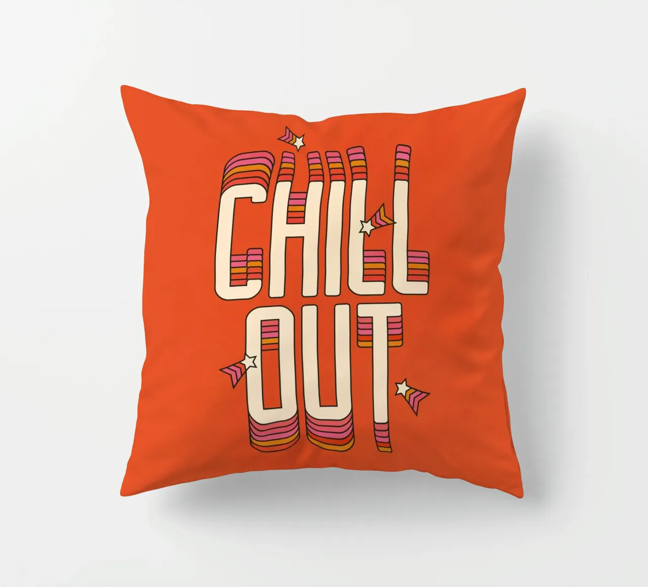 Retro "Chill Out" Typography Art – 70s Groovy Aesthetic cuscino da showmemars