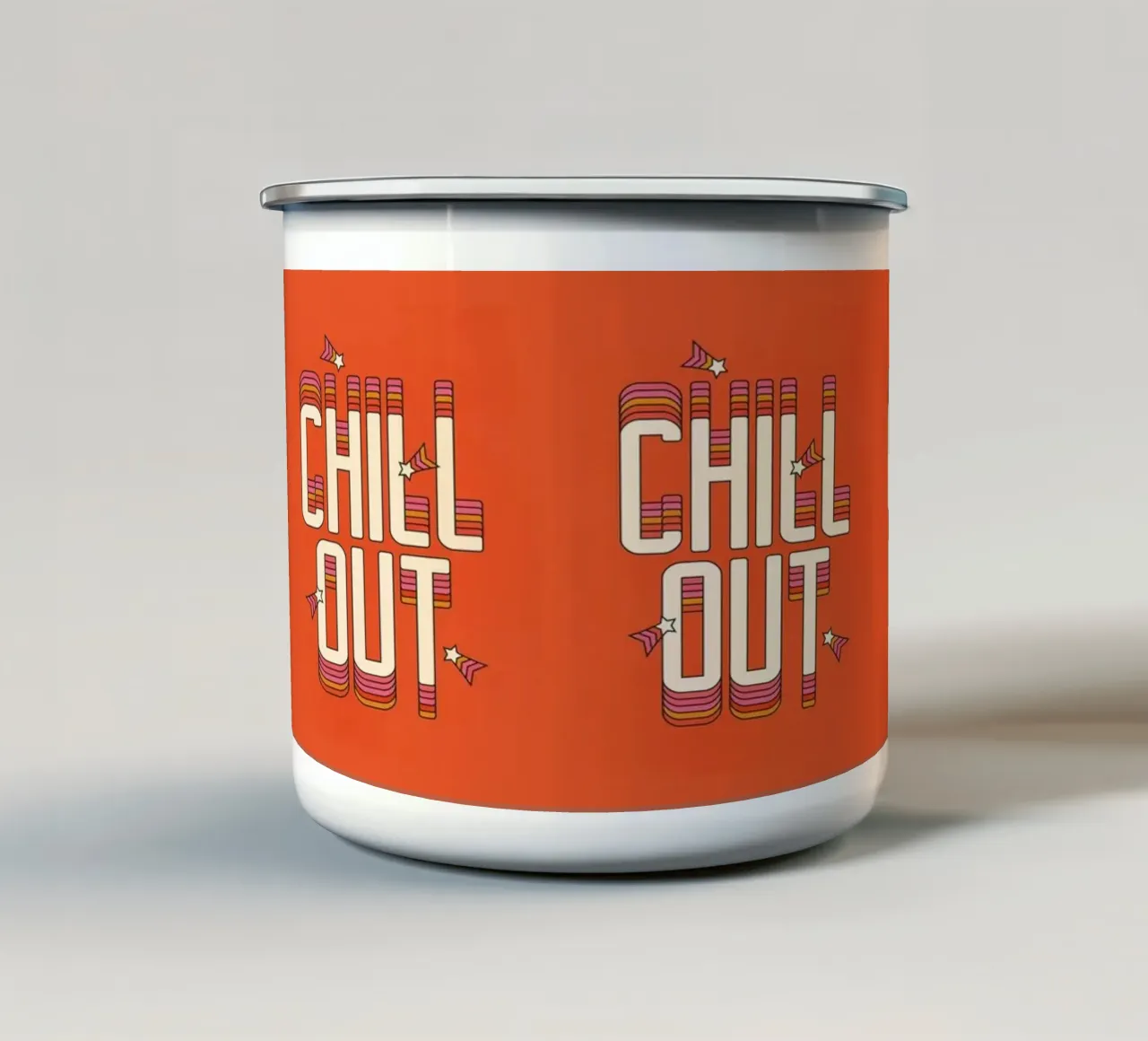 Retro "Chill Out" Typography Art – 70s Groovy Aesthetic tazza in smalto da showmemars