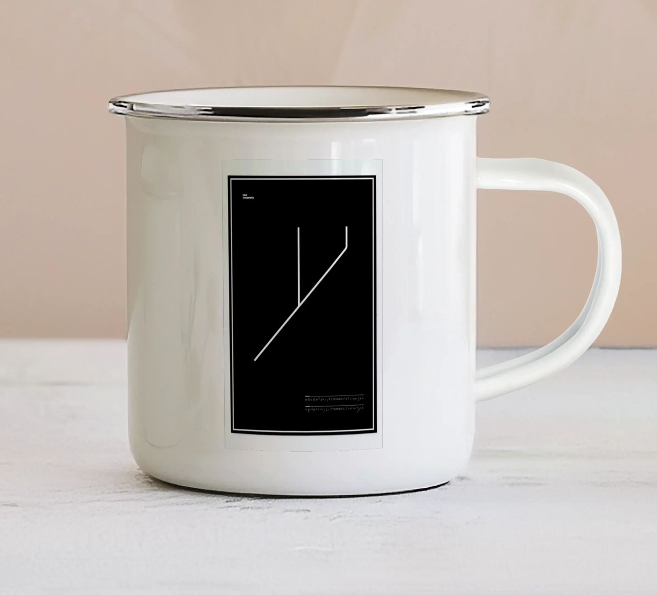 Tube Font tazza in smalto da Marcin Plonka