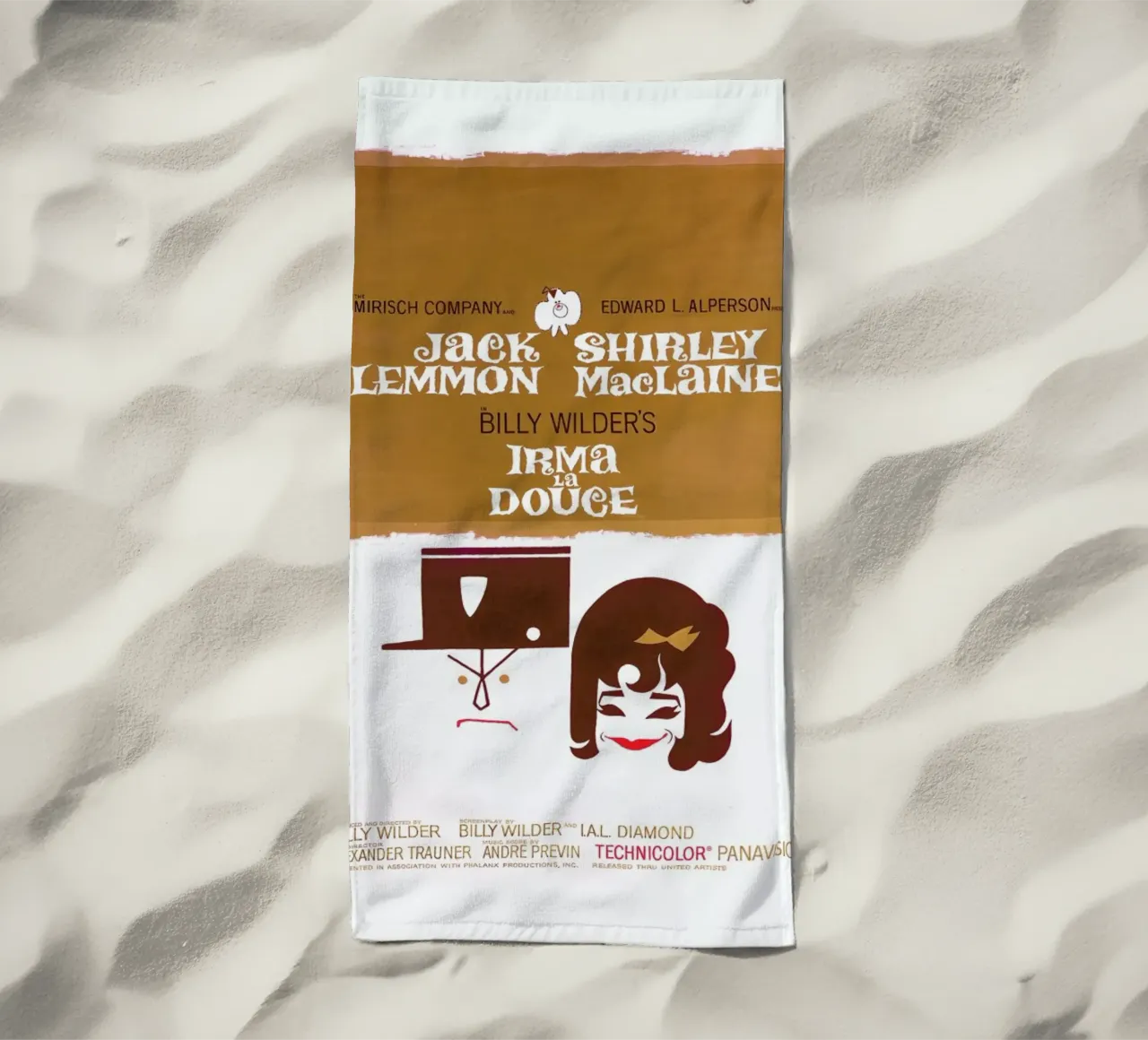 ‘Irma La Douce’ Retro Movie Poster telo mare da Gallery Print and Art Limited