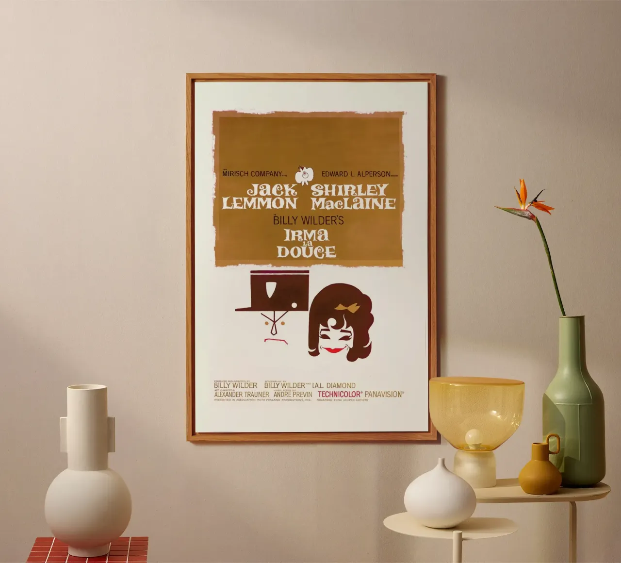 ‘Irma La Douce’ Retro Movie Poster pannello forex da Gallery Print and Art Limited