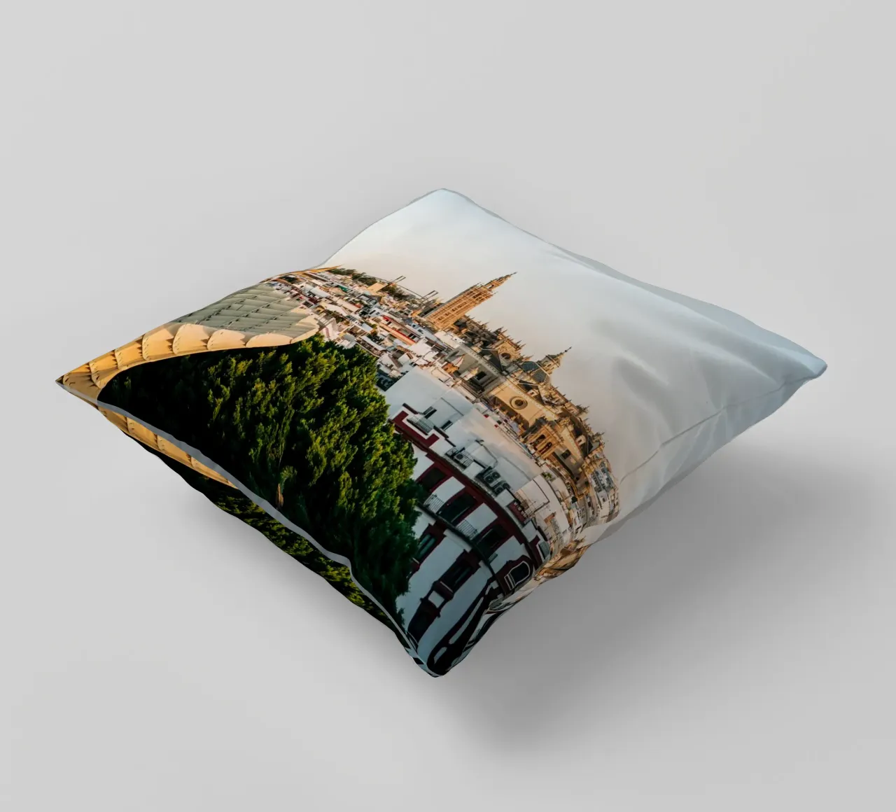 Siviglia, Spagna - Il sole della sera con vista sulla città cuscino da Bold and Retro