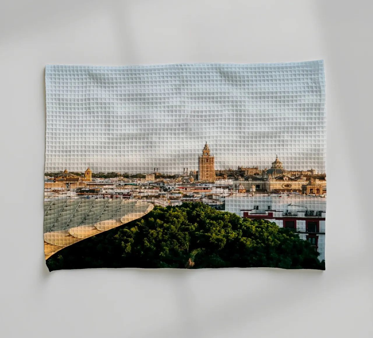 Séville, Espagne - Soleil du soir avec vue sur la ville torchon de Bold and Retro