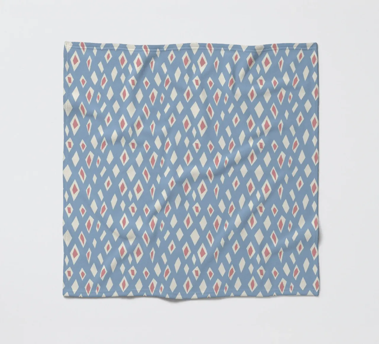 Diamond and ruby seamless pattern Fleecedecke von Little Dean