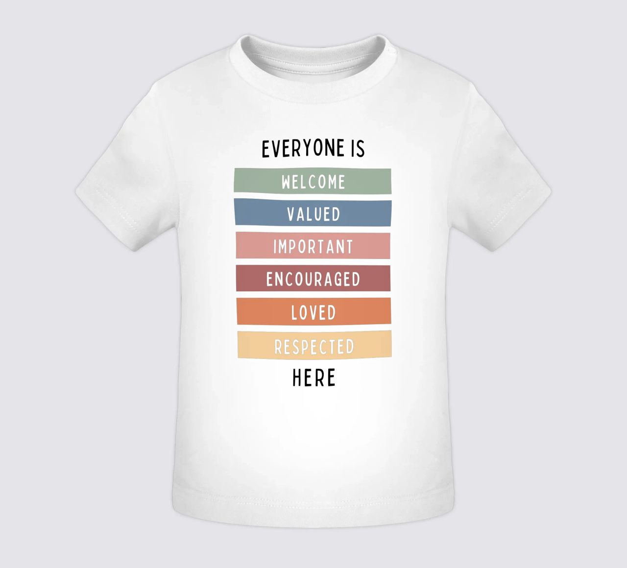 Tout le monde est le bienvenu ici V1 t-shirt pour bébé de heatherloulin