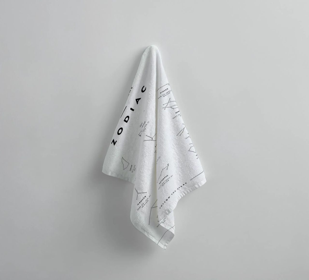 Zodiac chart asciugamano da bagno da daylight design studio