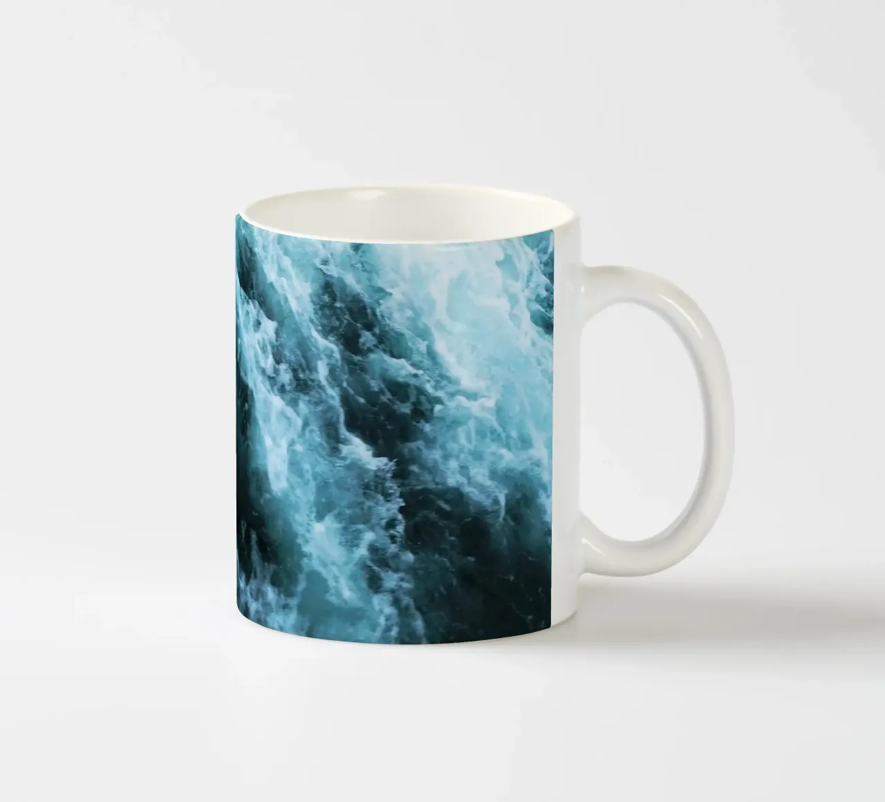 Ocean Spray II tazza in ceramica da Cassia Beck Photography
