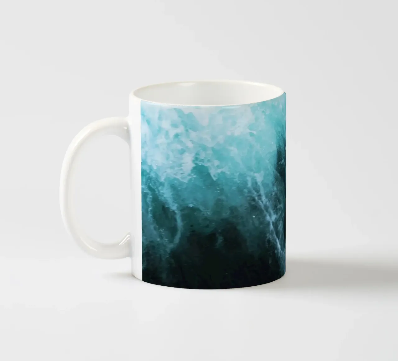 Ocean Spray II tazza in ceramica da Cassia Beck Photography