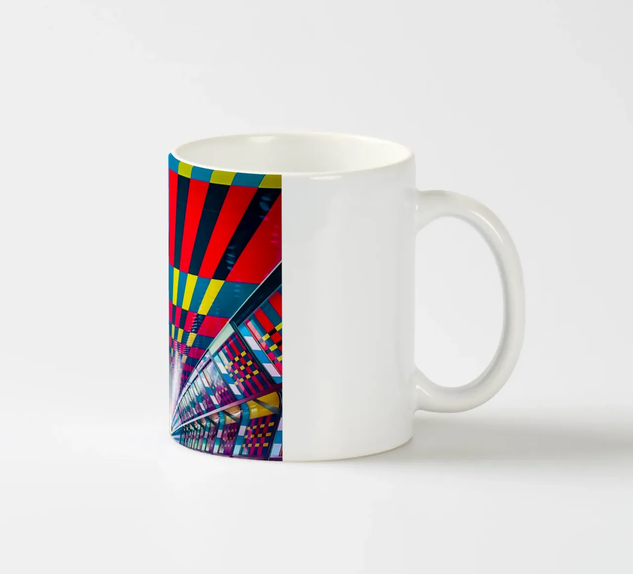 The Tunnel tazza in ceramica da Flo Klein