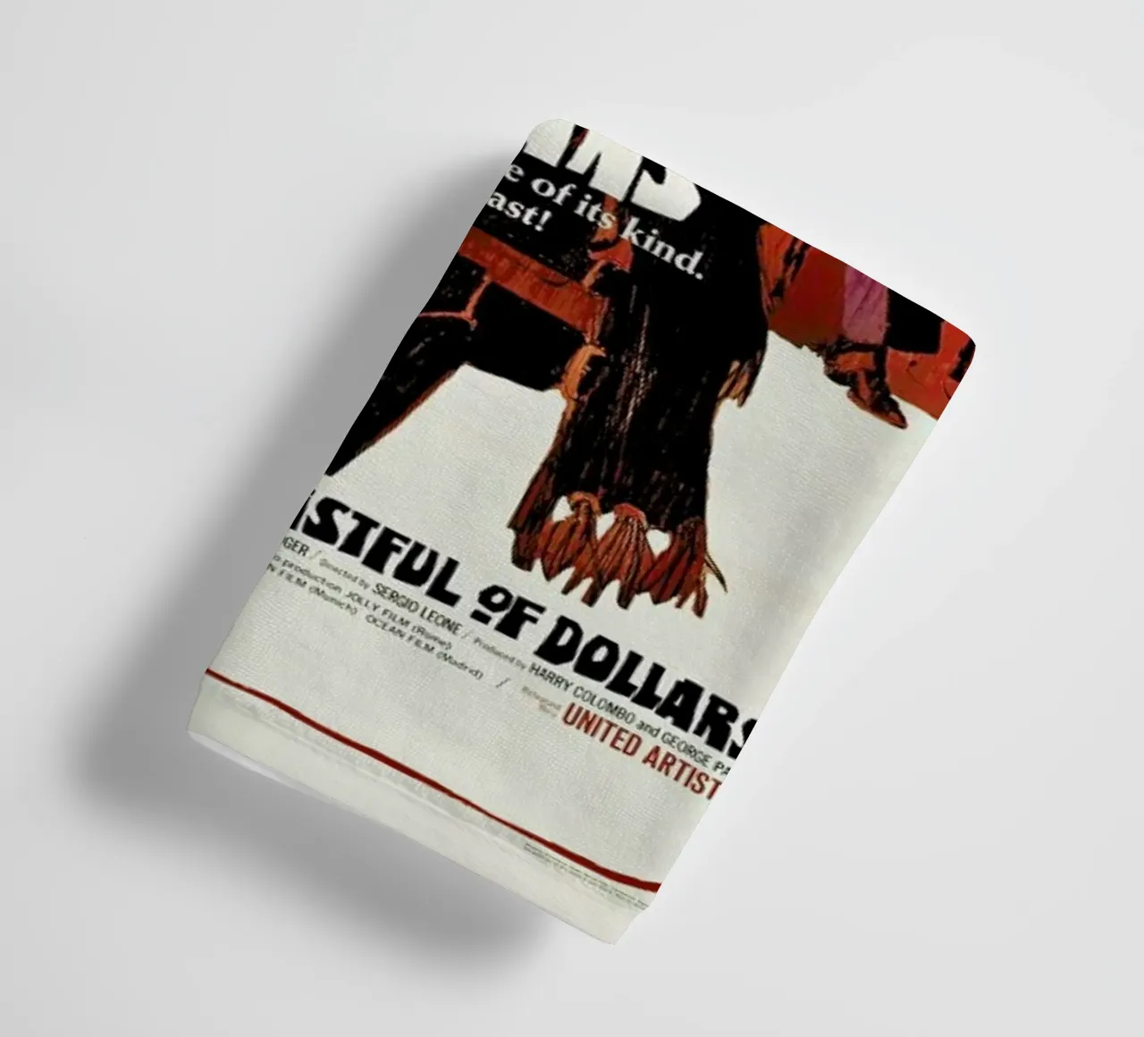 ‘A Fistful of Dollars’ Retro Movie Poster serviette de bain de Gallery Print and Art Limited