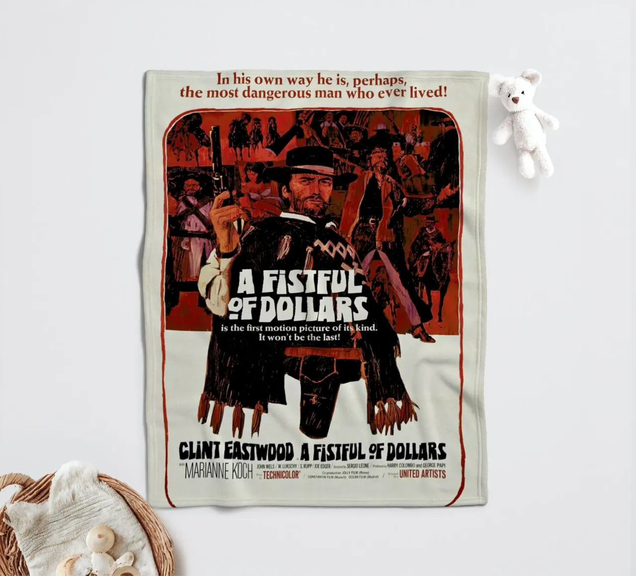 ‘A Fistful of Dollars’ Retro Movie Poster coperta in pile da Gallery Print and Art Limited