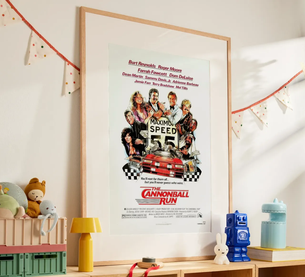 ‘The Cannonball Run’ Retro Movie Poster poster con telaio in legno da Gallery Print and Art Limited