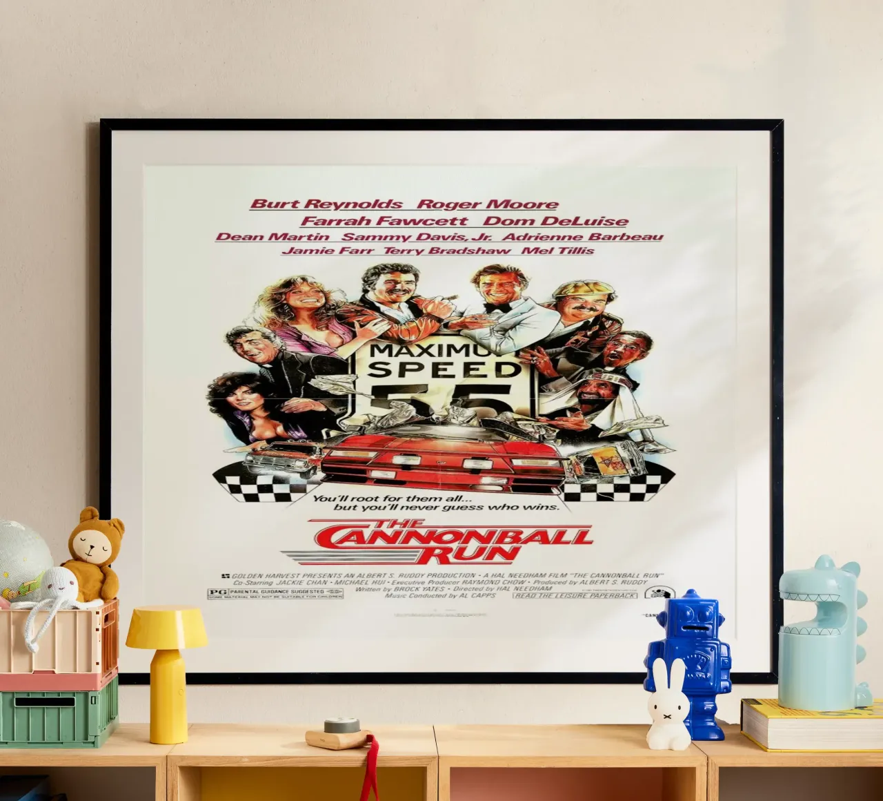 ‘The Cannonball Run’ Retro Movie Poster poster con telaio in legno da Gallery Print and Art Limited