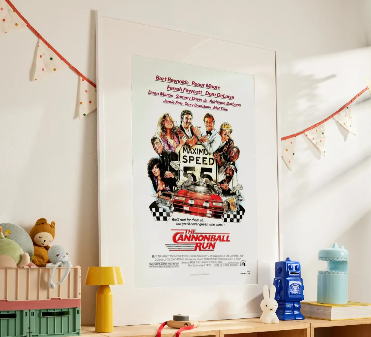 ‘The Cannonball Run’ Retro Movie Poster poster con telaio in legno da Gallery Print and Art Limited