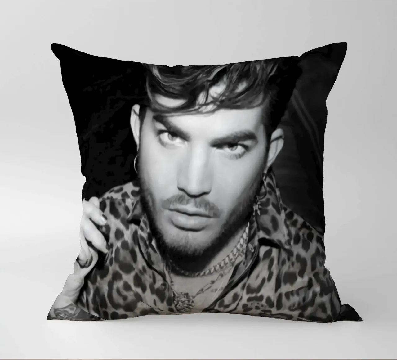 Lo sguardo di Adam Lambert cuscino da HUMMERSONIC