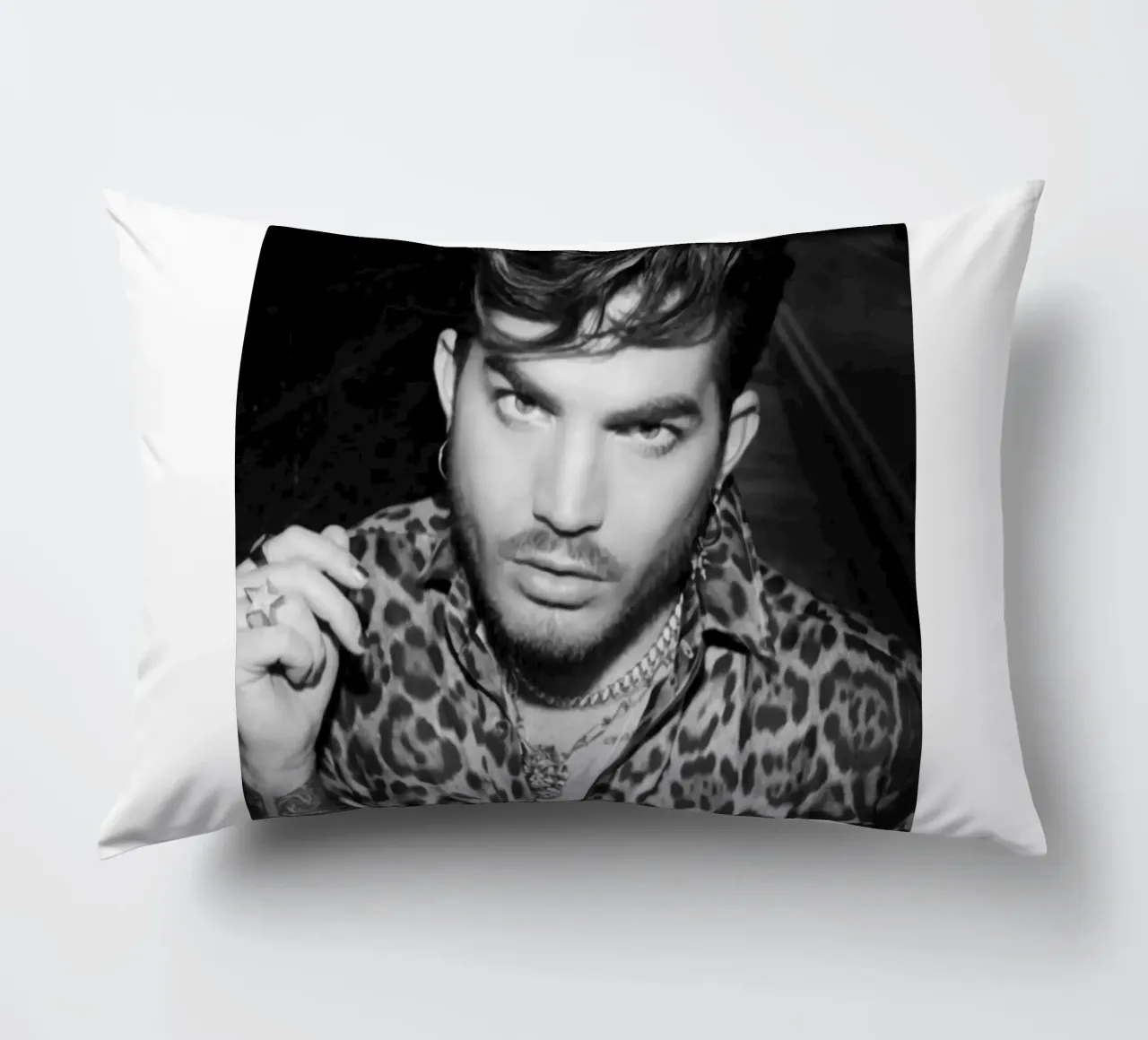 Lo sguardo di Adam Lambert cuscino da HUMMERSONIC