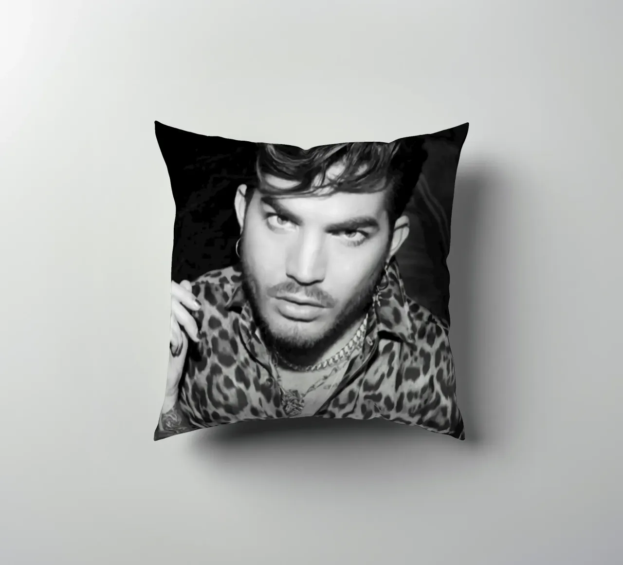 Lo sguardo di Adam Lambert cuscino da HUMMERSONIC