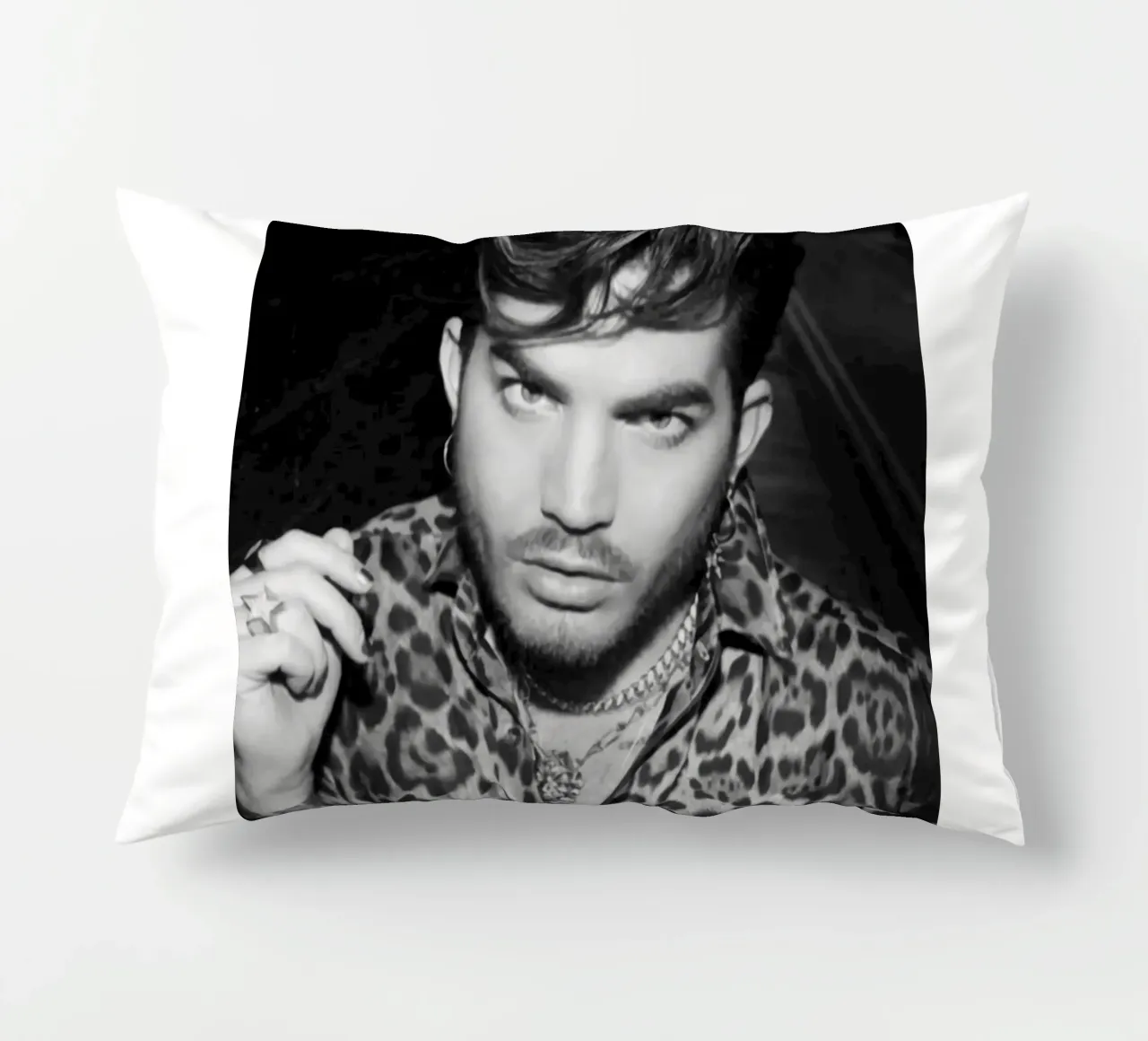 Lo sguardo di Adam Lambert cuscino da HUMMERSONIC