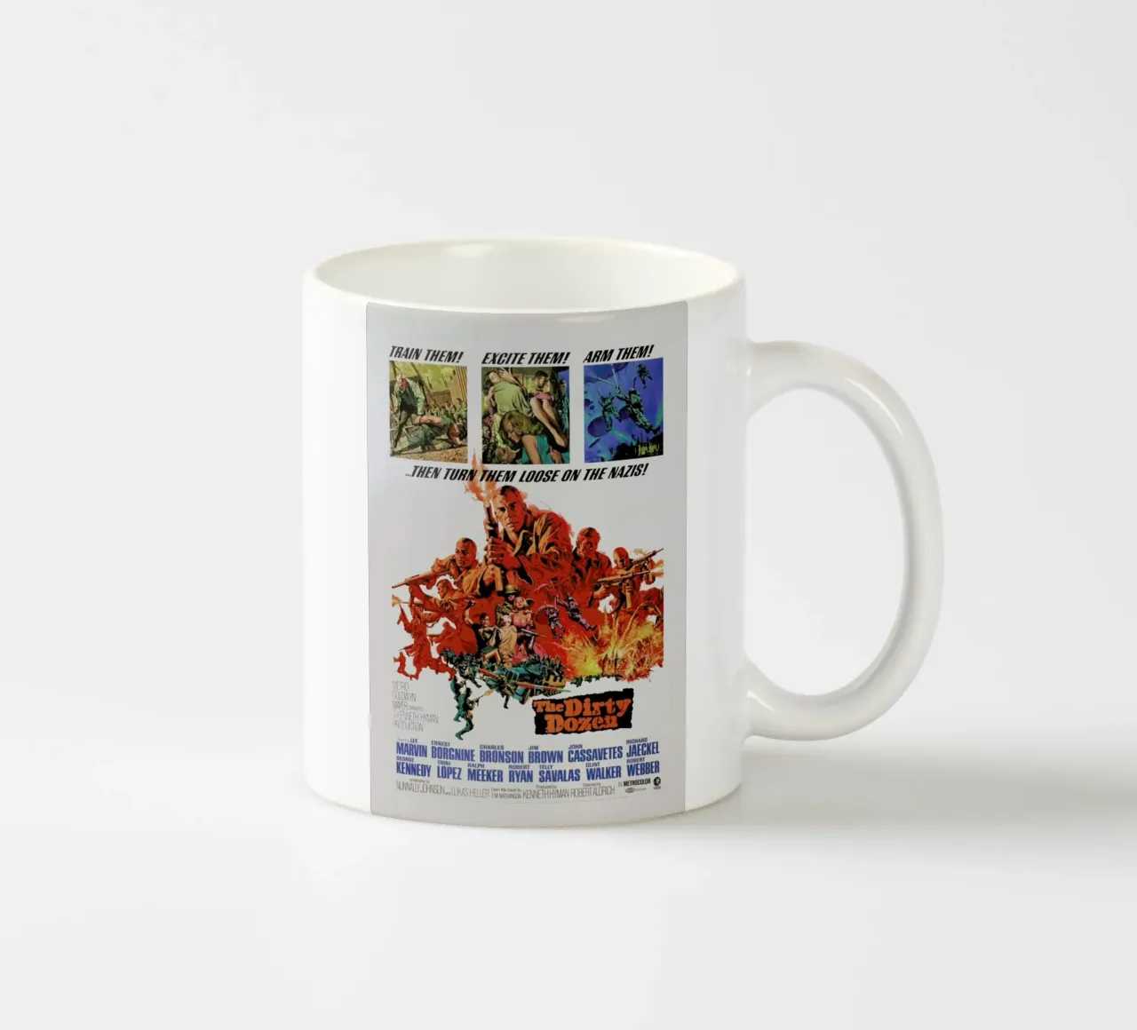 ‘The Dirty Dozen’ Retro Movie Poster tazza in ceramica da Gallery Print and Art Limited